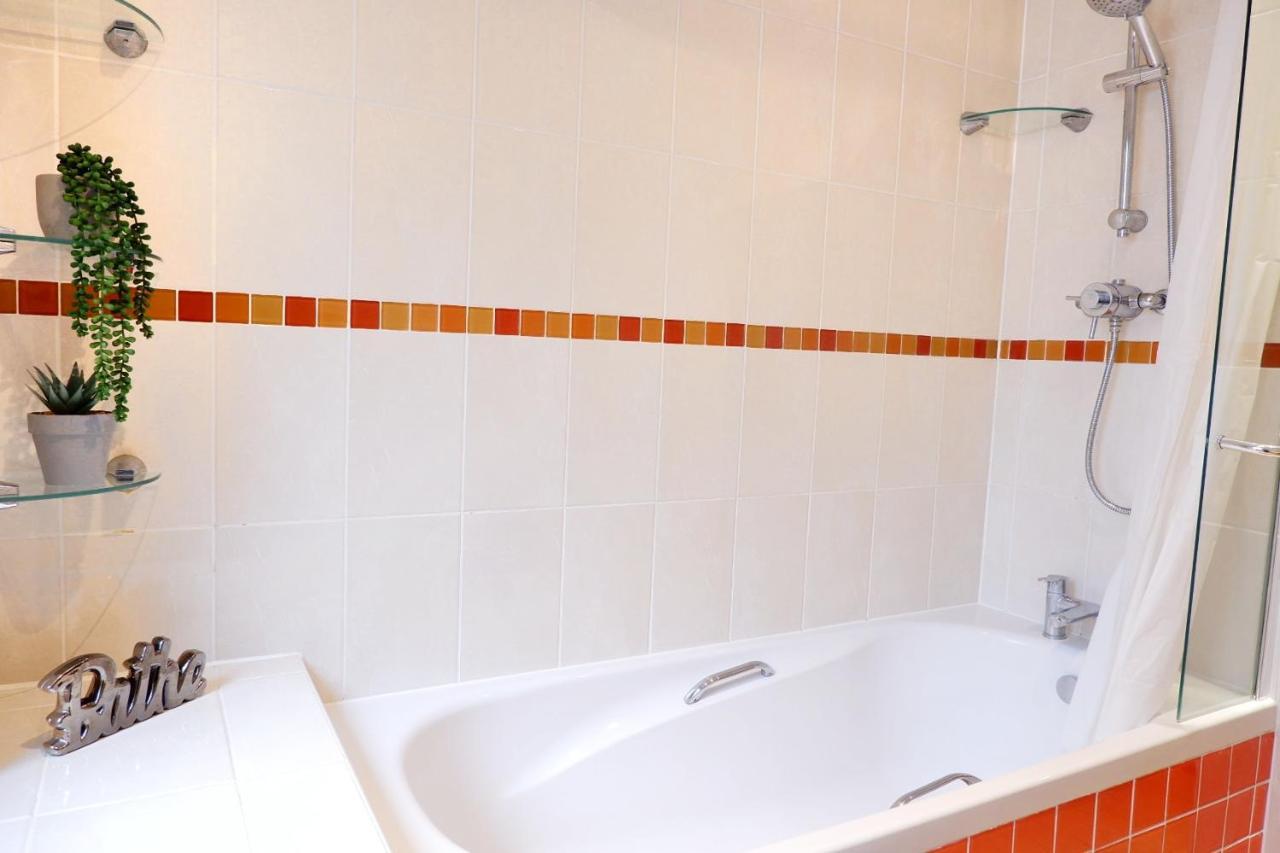 Stunning Apartment Close To Cambridge Station With Free Parking! Экстерьер фото